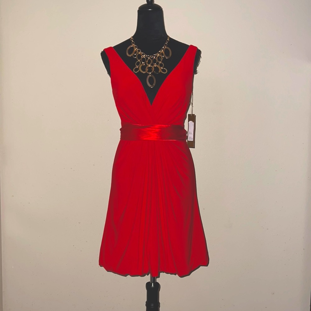 NWT Semi Formal Dress, (necklace not included)